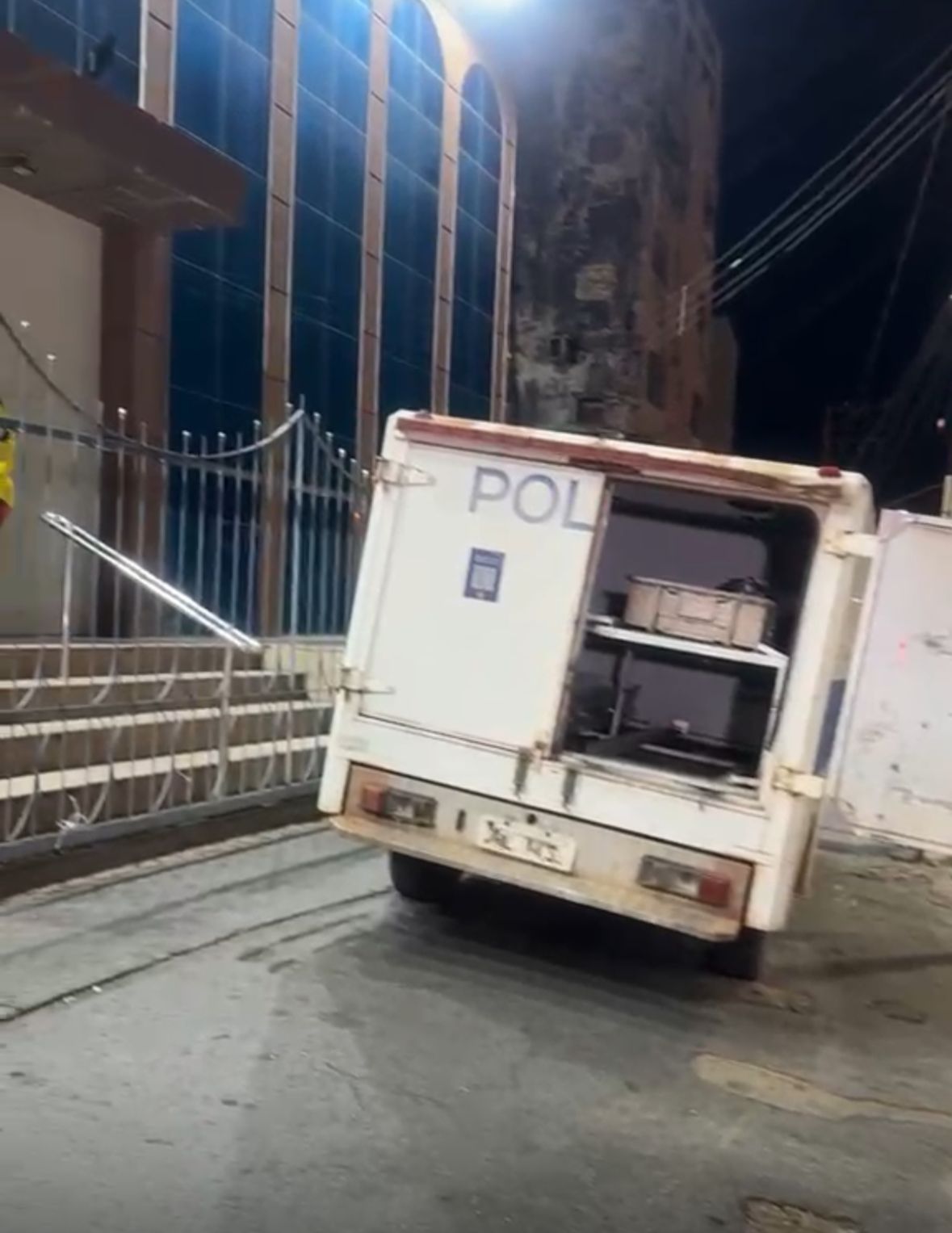 Homem pede ajuda em igreja e morre sentado em banco na Capital