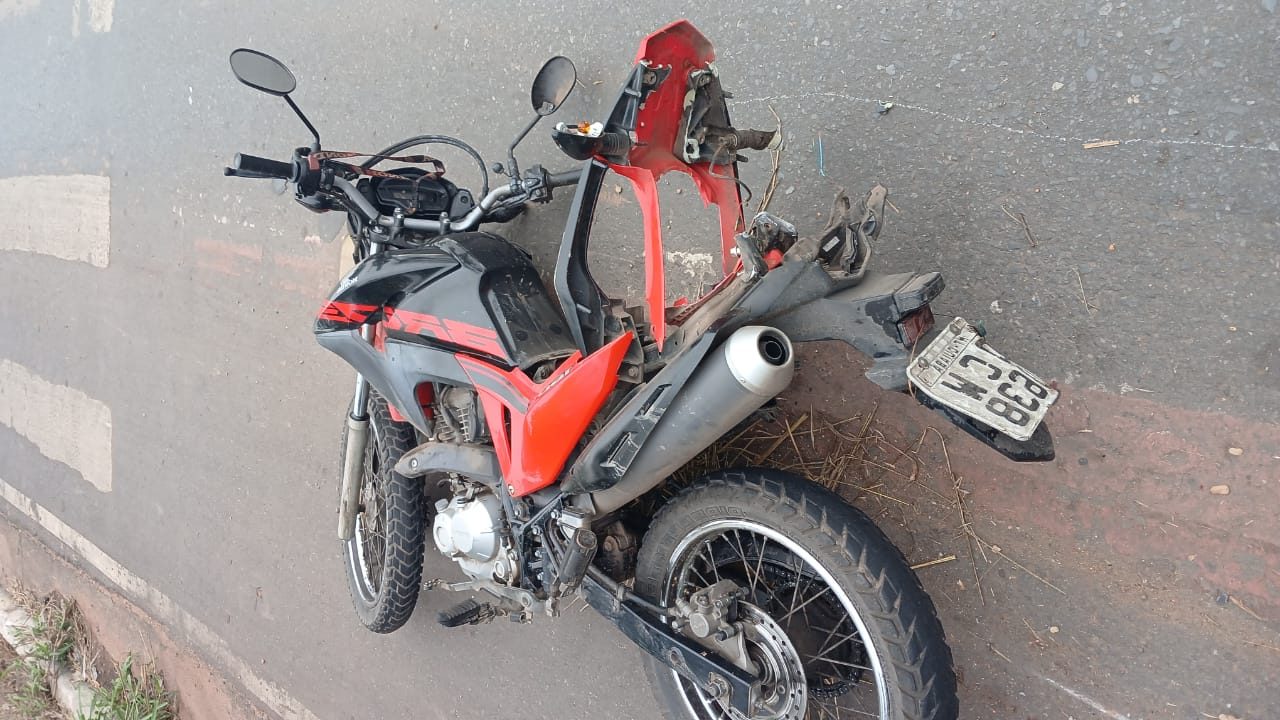 Dois jovens morrem em acidentes com moto após batidas violentas em Cuiabá